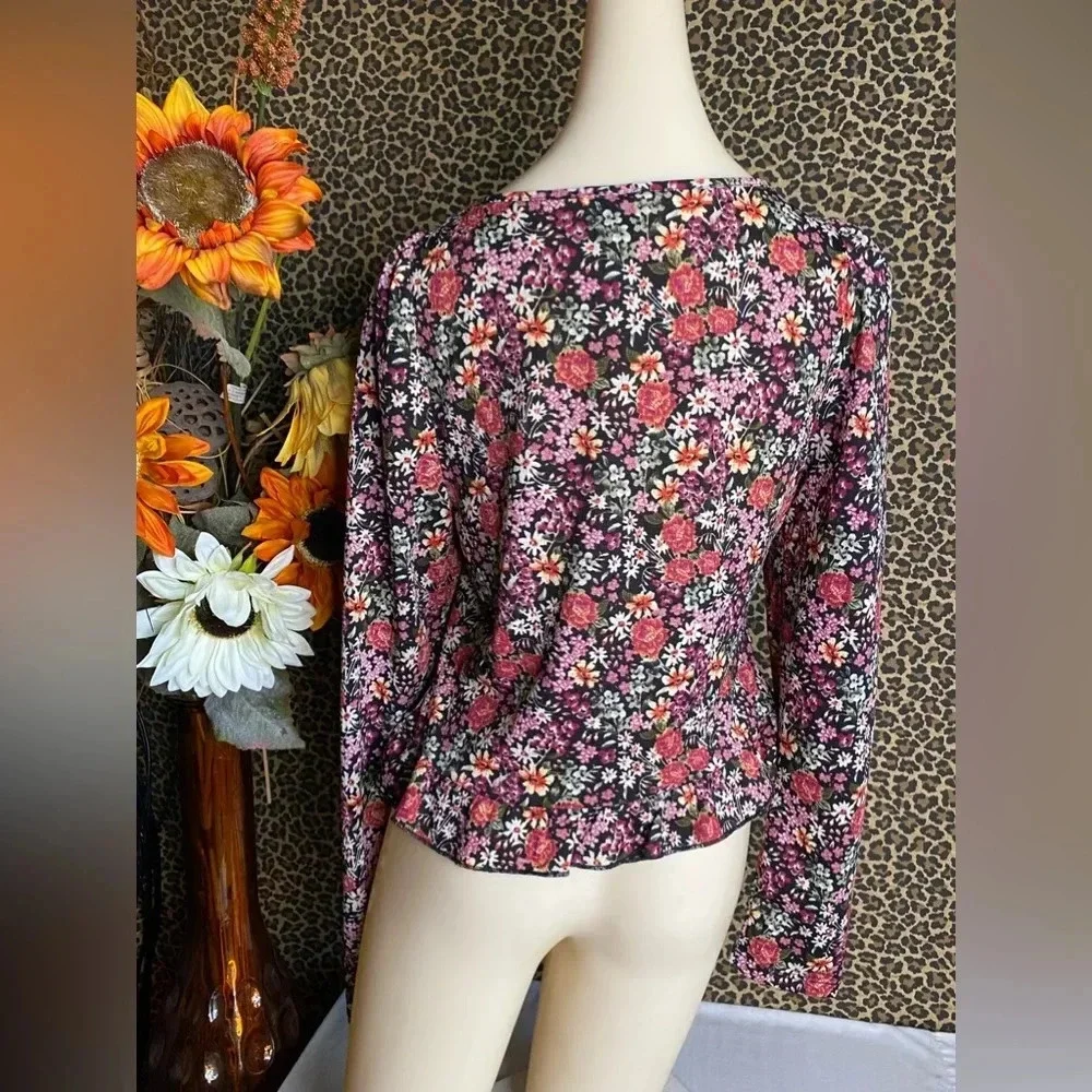 🌻5/$25🌻WILD FABLE Long Sleeved Floral Crop Top Blouse | MEDIUM |